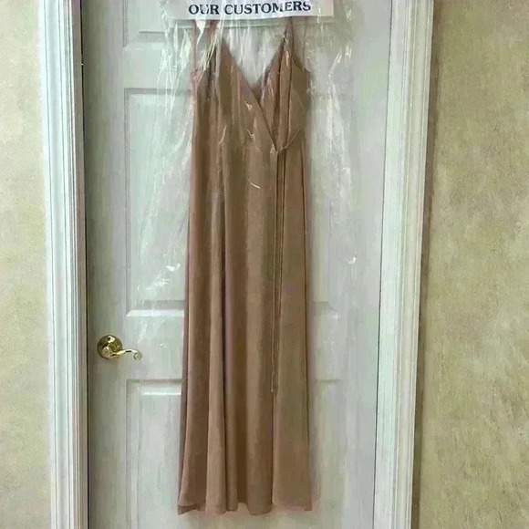 Fame and Partners Tilbury dress Women’s size 6 wedding guest dress - Picture 2 of 5